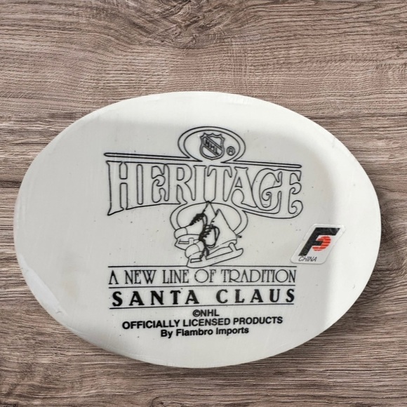 NHL Heritage 1934 Montreal Canadians Habs SANTA Hockey Figure w/ COA NEW in BOX - Picture 2 of 5